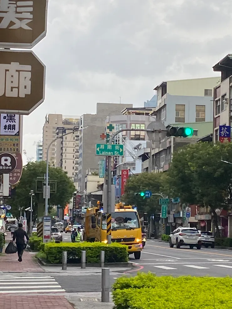 垃圾車的音樂與宣導，真是辛苦清潔人員了！