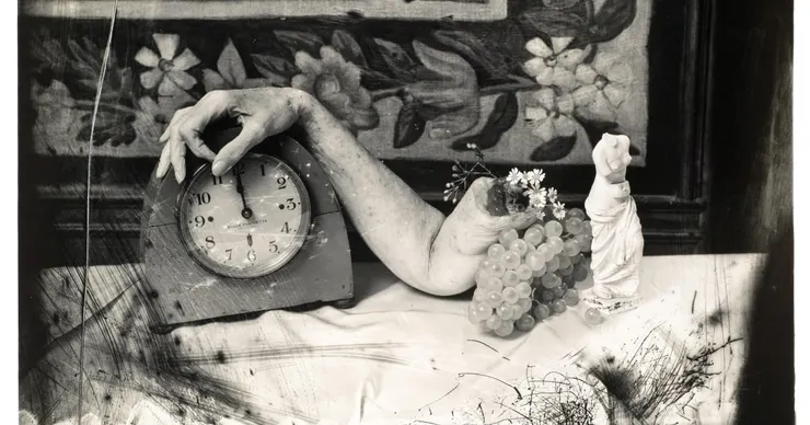 photo resource: https://artlogic-res.cloudinary.com/w_1200,h_630,c_fill,f_auto,fl_lossy,q_auto/ws-etherton/usr/images/artworks/main_image/items/67/67e8b4949b434f66905e89ec830e120b/anna-akmatova-1998.jpg