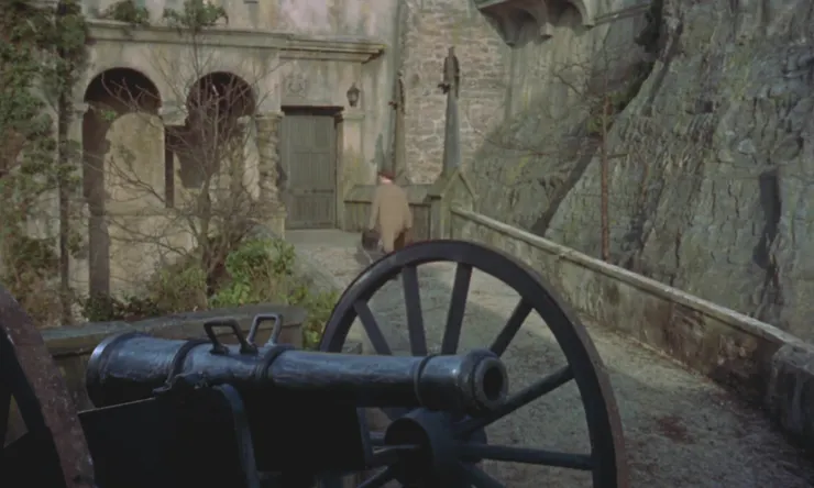 《巴斯克維爾的獵犬》（上）和《德古拉》（下）部分場景用的是同一個景