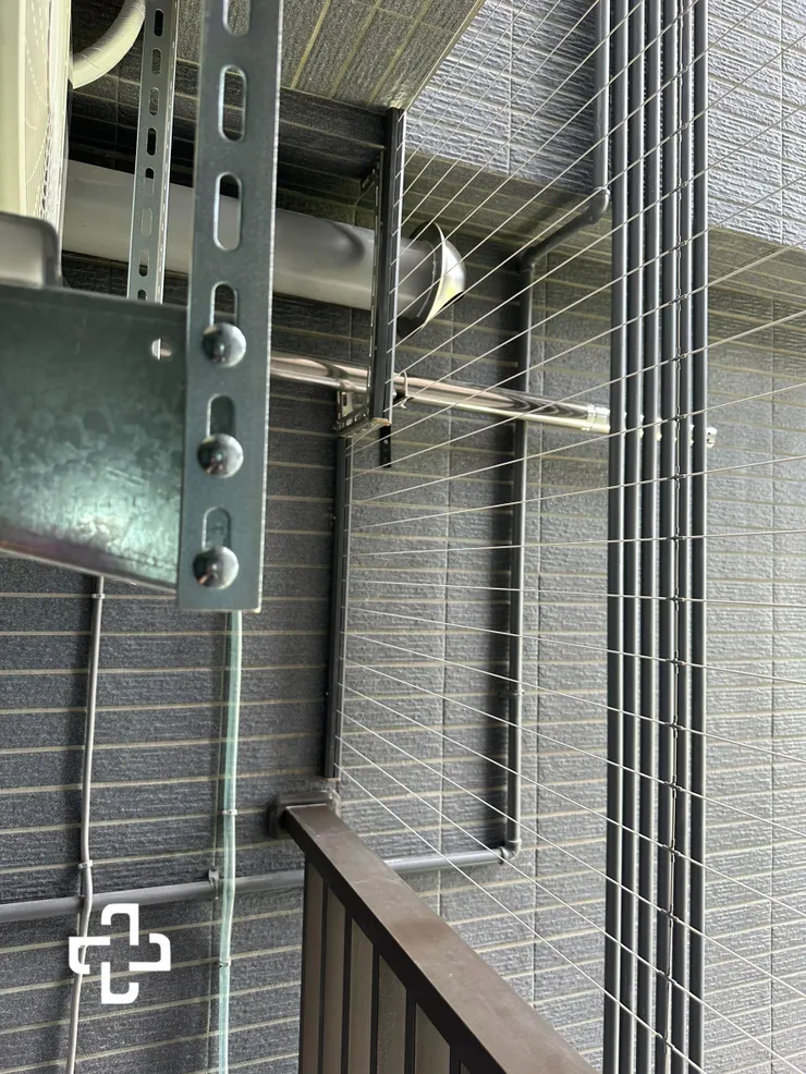 陽台管線多不用怕，角鋼可以避開管線