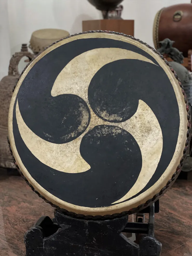 螺旋方向畫反的巴紋