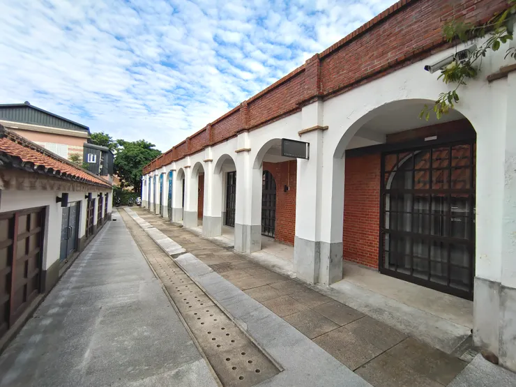 洋行後棟租給齊柏林基金會，現為付費參觀的齊柏林藝術空間。