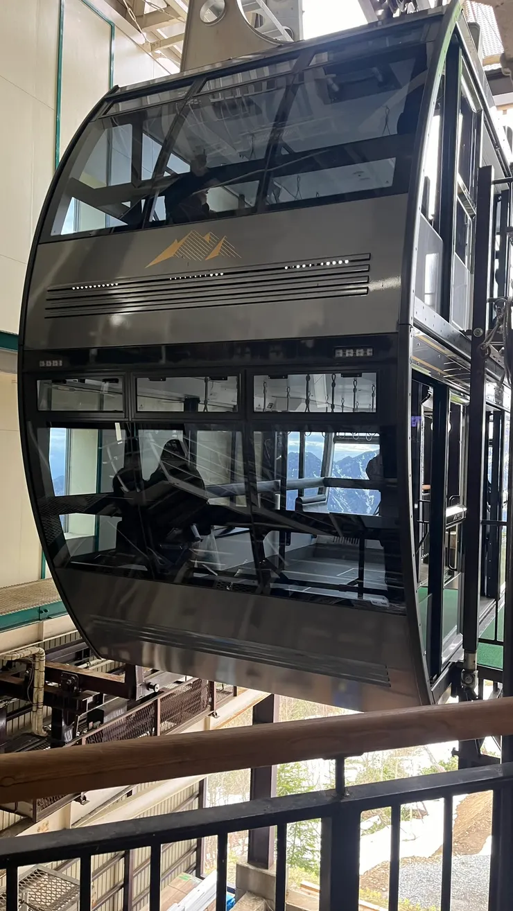 比起上層，我覺得靠窗邊更重要。