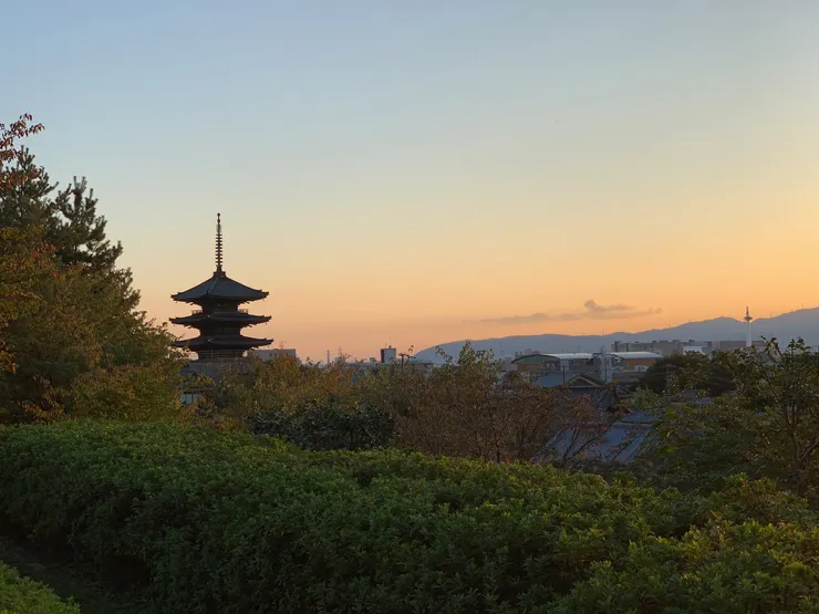 京都十月古塔夕陽