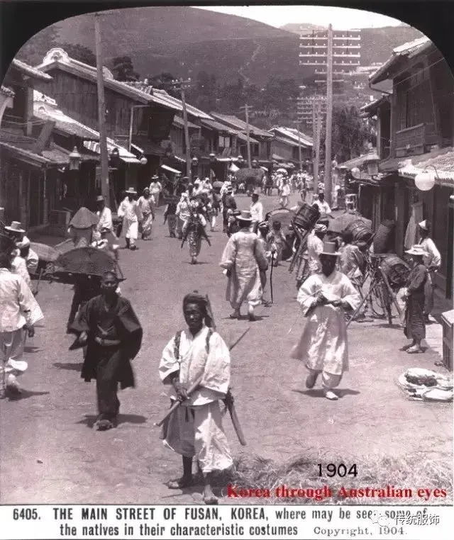 韓國人對白衣的愛，已是深刻的民族認同與文化符碼。