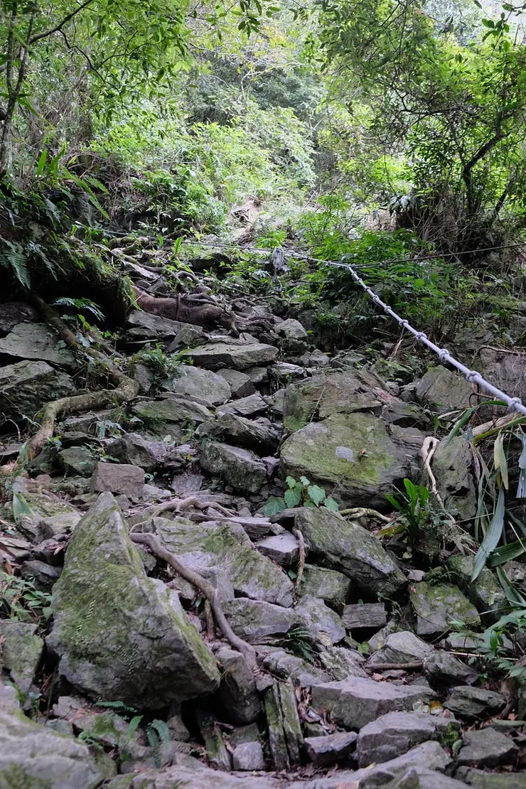 往日湯真山友個迷你小石瀑，讓我想到玉山前峰