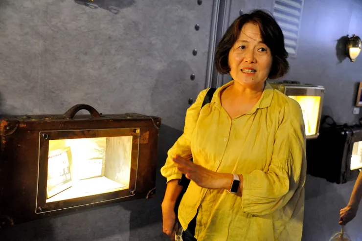 【這件展出品,范姜退請爾祥介紹,因為是其母親的遺物。】