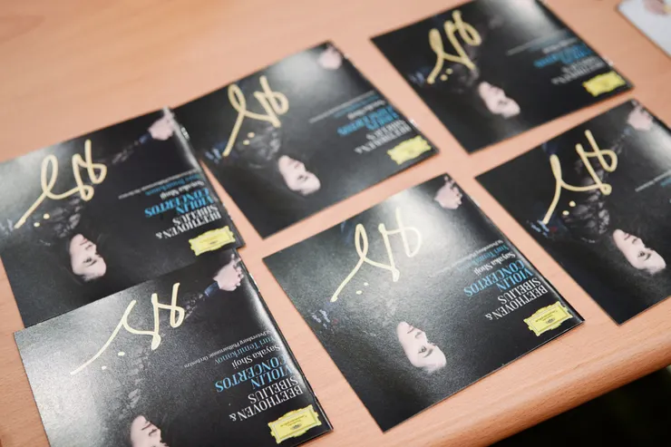 帕環球唱片本月發行的庄司紗矢香專輯，可聽見她在2006年所寫的原創裝飾奏。（攝影：鄭達敬）