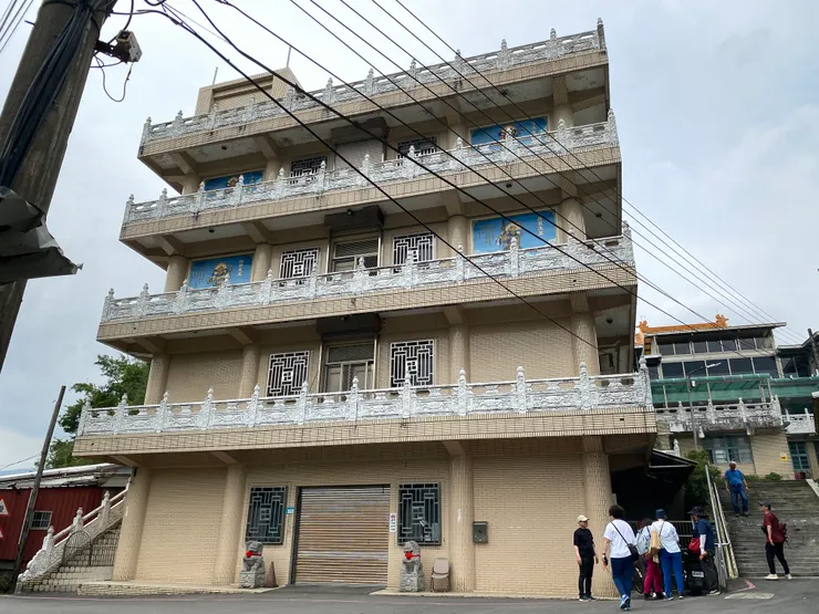 海會寺外觀像普通樓房
