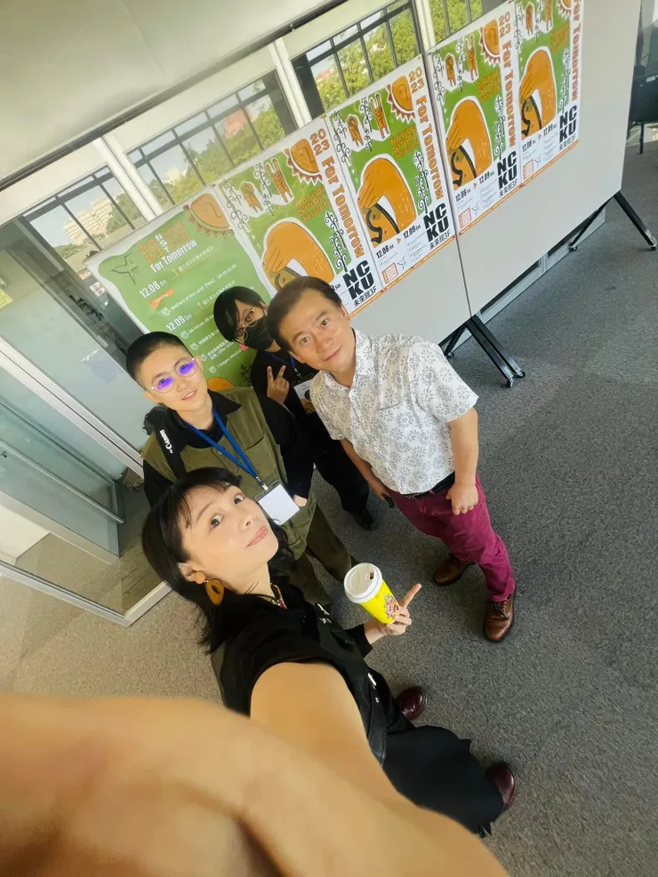 大學生教我說這樣叫Y2K拍照法