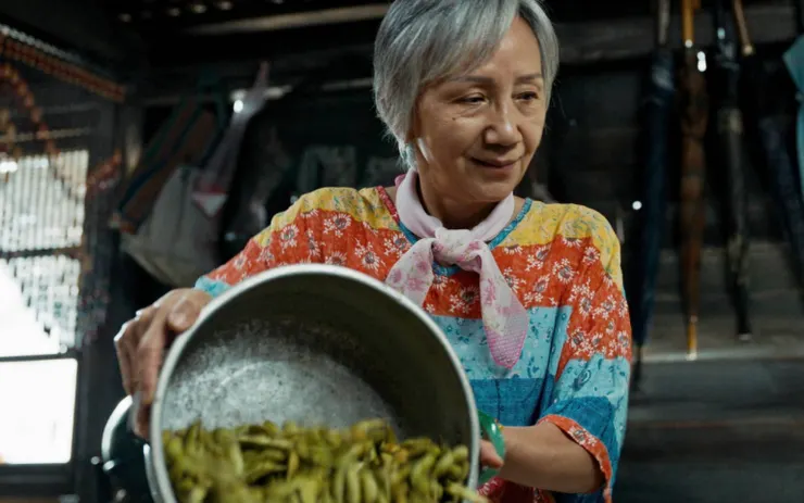 陸弈靜飾演阿嬤