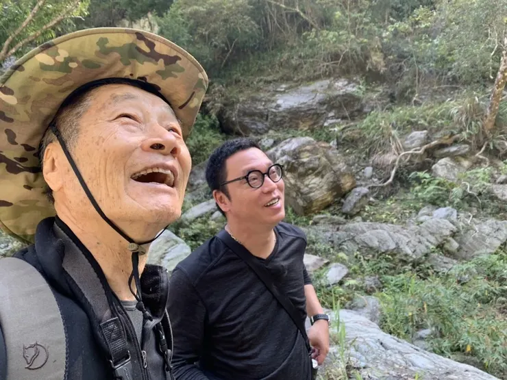 沈可尚導演(右)與徐仁修大師