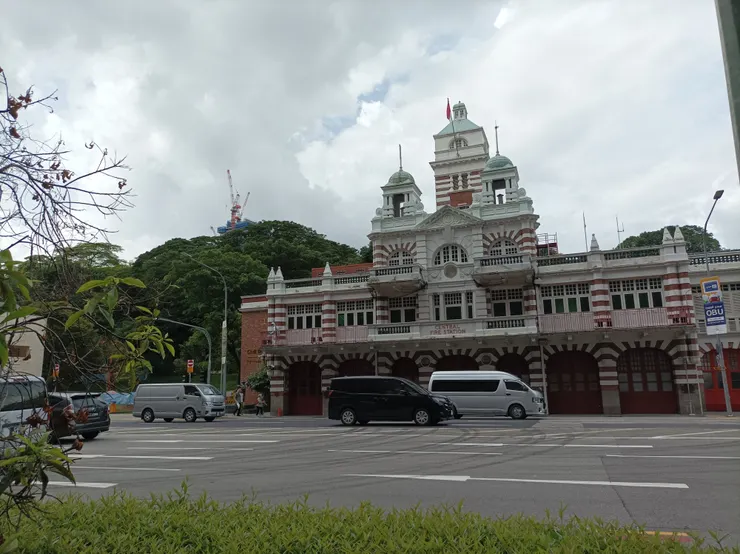 這是消防局，前身是學校