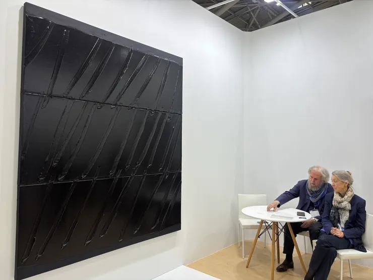Pierre Soulages 的Outrenoir 系列作品