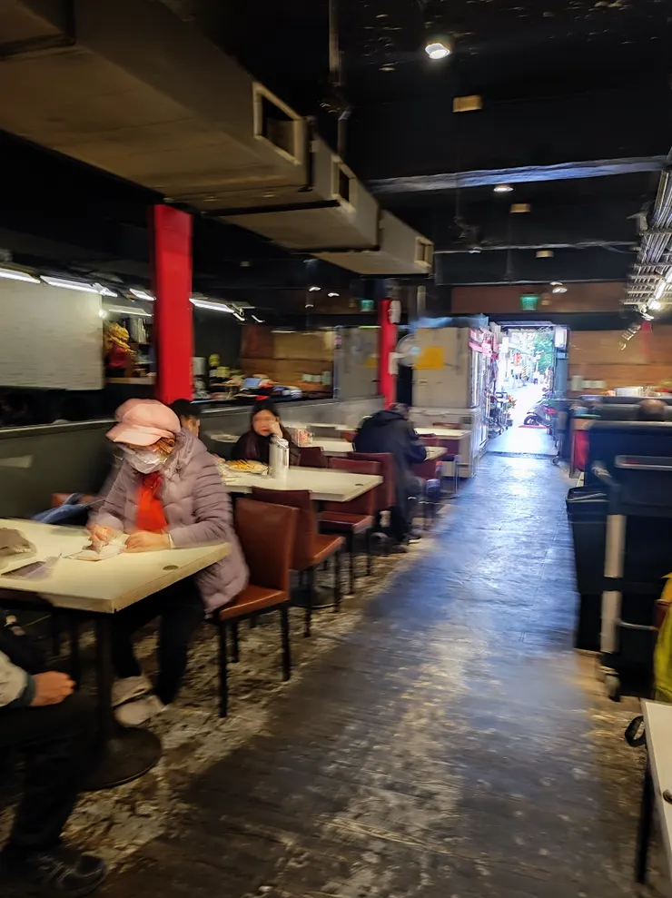 裡面空間還滿寬敞的