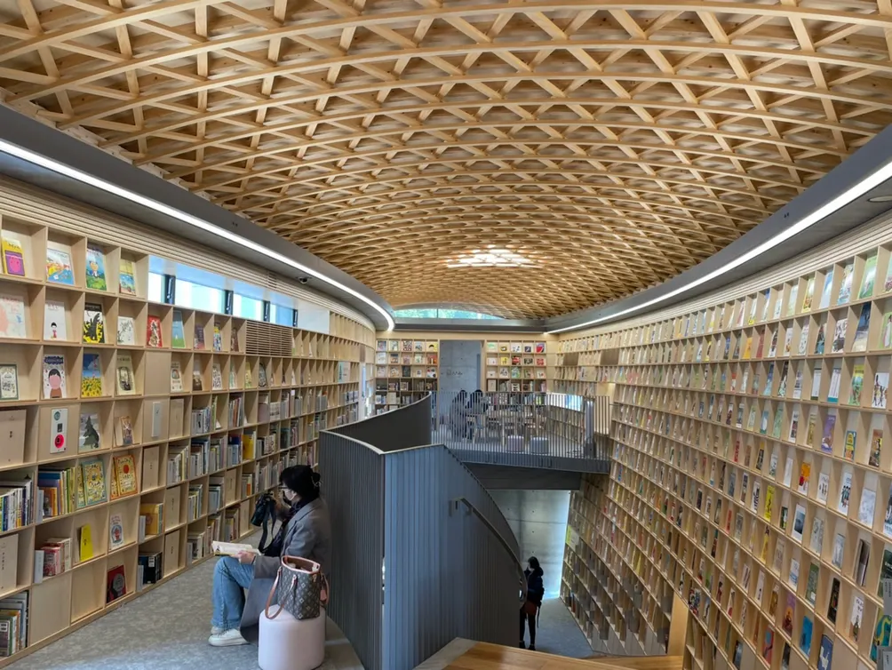 Avon Sun 文／學／吧。