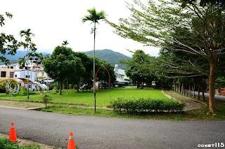 檳榔站的站場，回來查資料才發現蒸汽機車的加水塔藏在紅色圈圈的地方