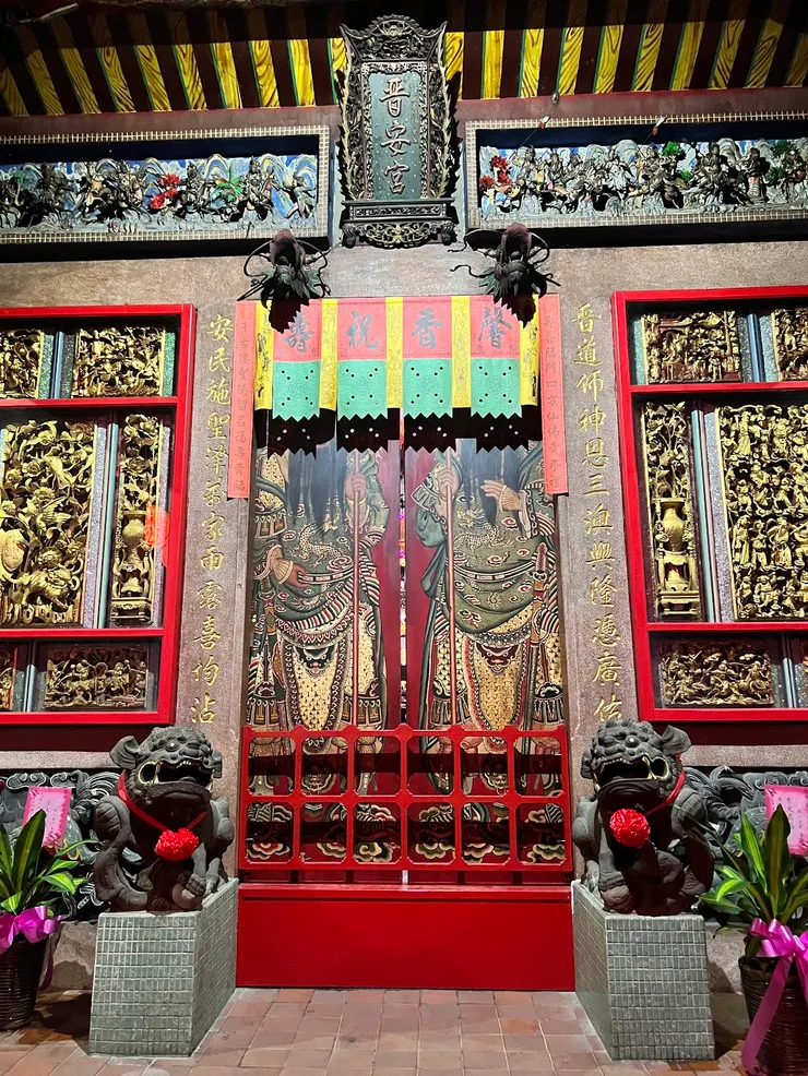 石獅子母獅在左公獅在右