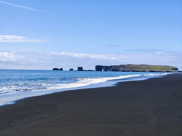 Reynisfjara黑沙灘另一側的景致。