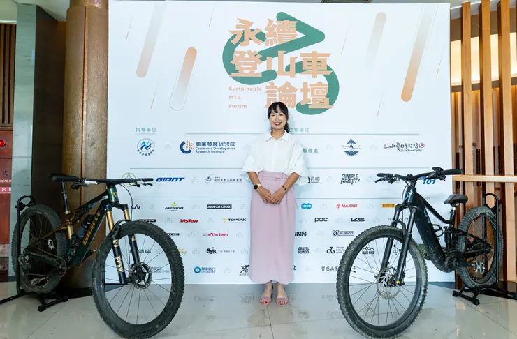 最認真、美麗的活動主持人Linda。謝謝妳的努力，大家一起加油！