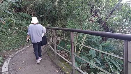 [台北旅遊]台北市南區一座八仙足跡傳說遺留的山岳，四通八達路