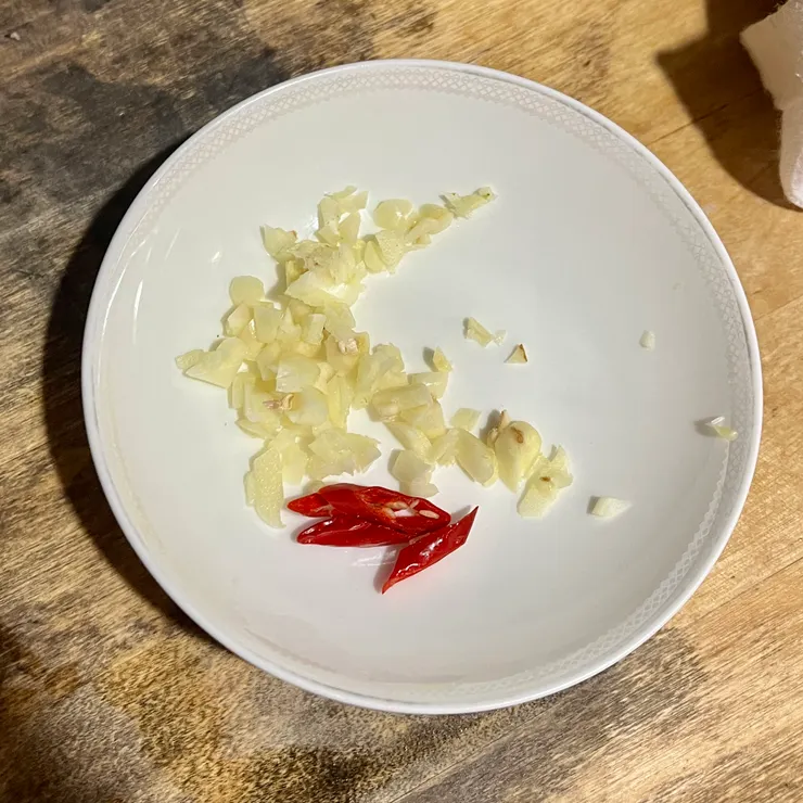 大概切像這樣就好，因為用的是朝天椒，所以只有切一點點