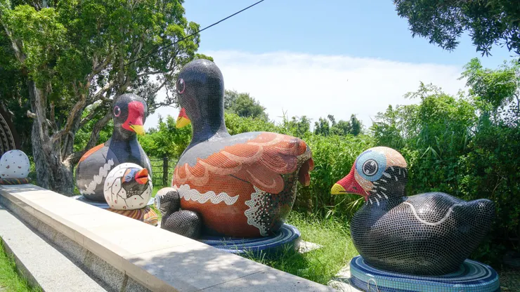 鰲鼓溼地紅冠水雞塑像