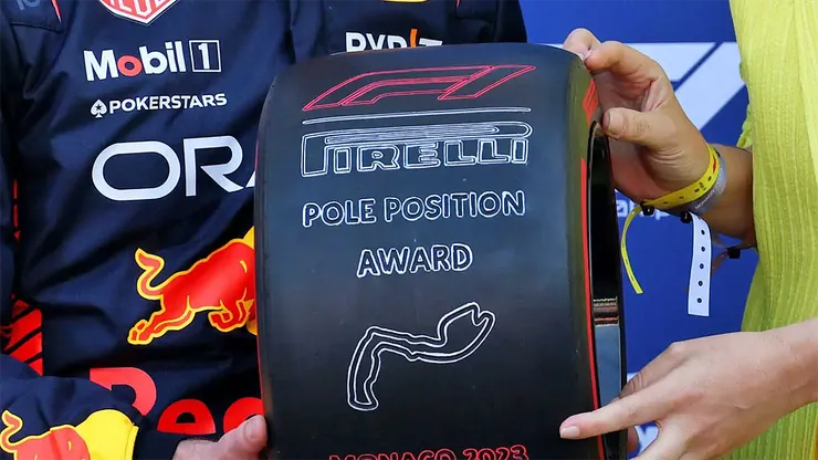 最終那位全場最速的車手就是杆位獲得者，還會有一個小輪胎當做某種獎盃