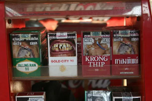 覺得比台灣煙盒更悚動