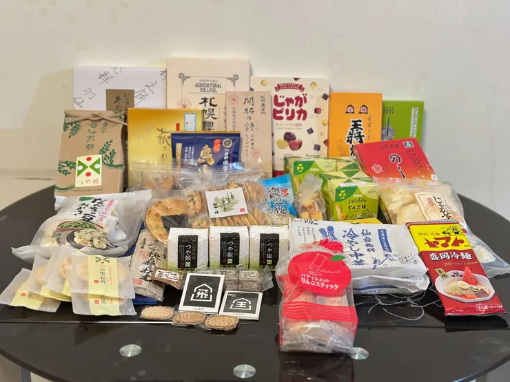 每次回國第一件事，就是幫零食與紀念品們拍個大合照