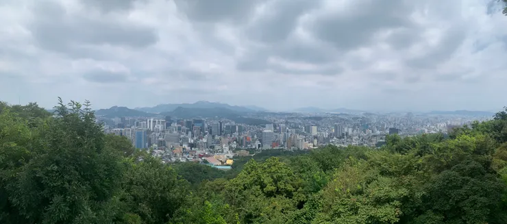 俯瞰首爾市區。