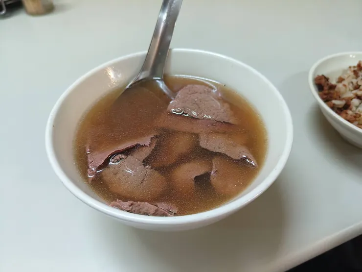 牛肝湯， 然後又忍不住點了牛燥飯