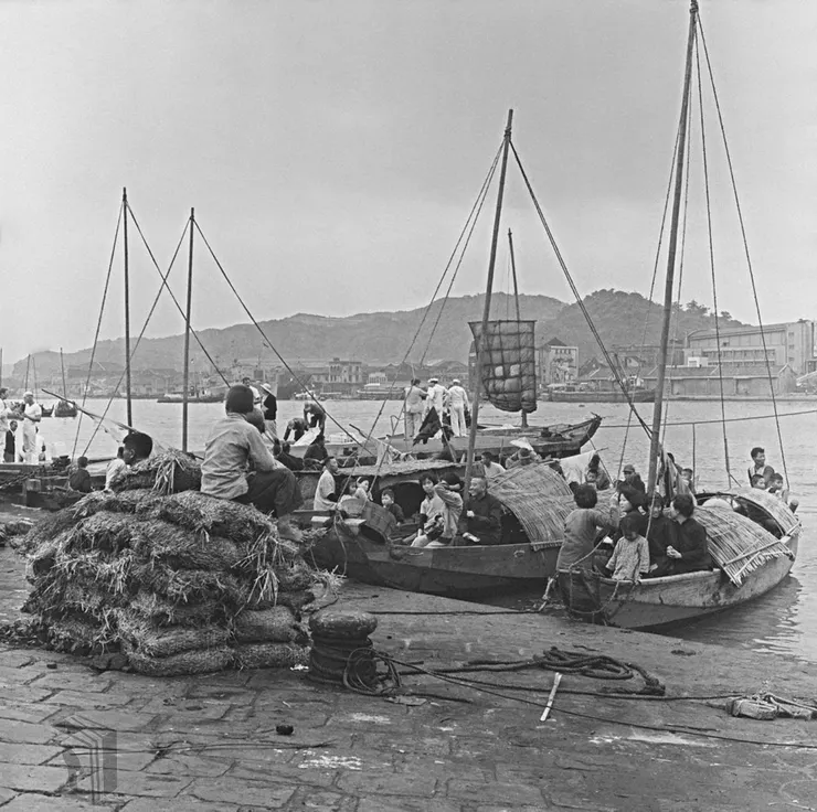 圖6 基隆港化作舊上海黃埔港 案名：音樂舞蹈 檔號：0056/0093/1 來源機關：行政院新聞局 管有機關：國家發展委員會檔案管理局