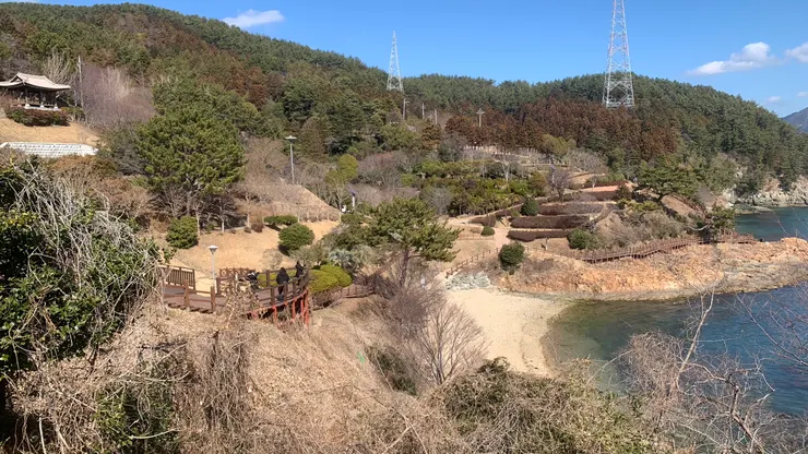 公園步道後方可以連很遠。