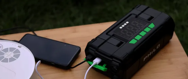 露營的時候還可以給手機當行動電源