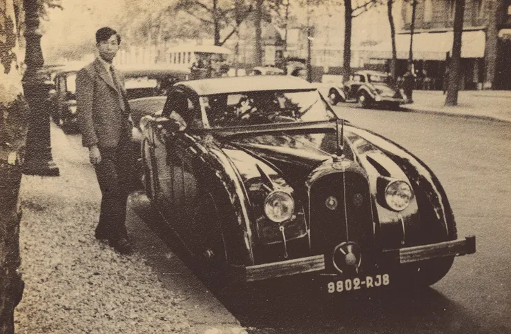 王大閎與他的Voisin愛車合影，巴黎，1937年，王大閎提供。 (圖片來源：王大閎建築研究與保存學會)
