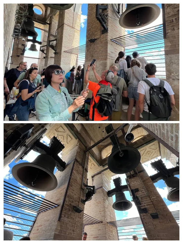 吉拉爾達鐘樓共有 24口鐘