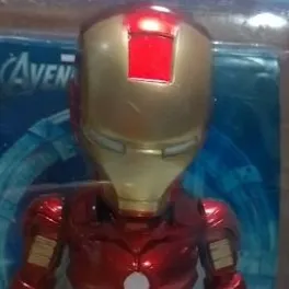 鋼鐵人住海邊的沙龍