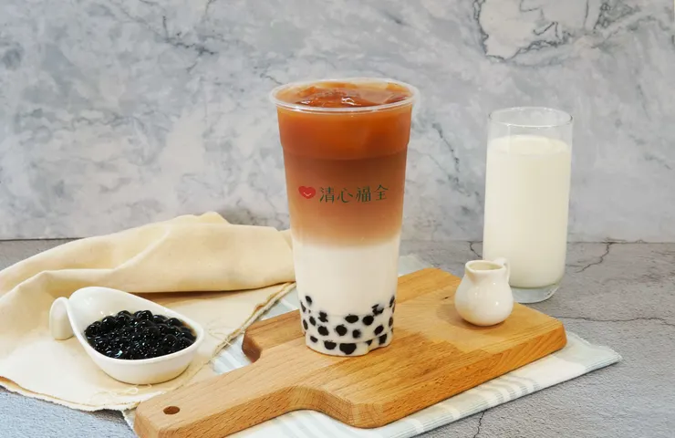 圖說：清心福全支持國產認證鮮乳，堅守「100%無調整乳源」的品牌承諾。（資料來源：清心福全）