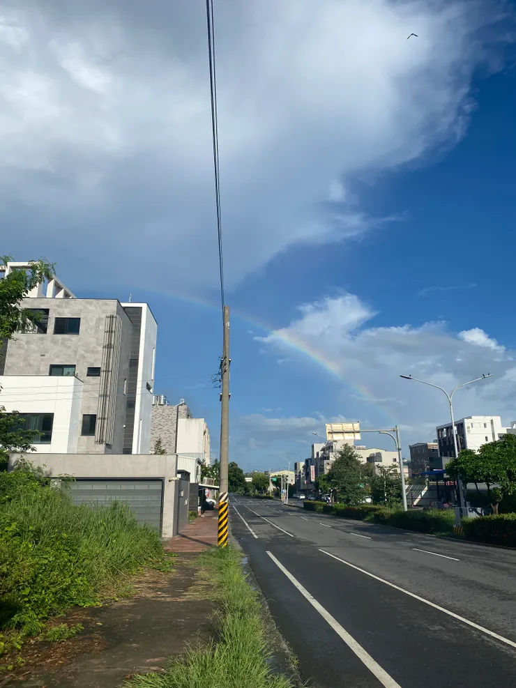 奶奶離開那天的大彩虹🌈