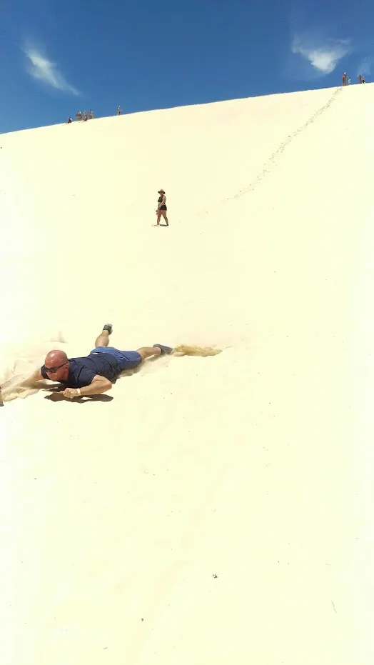 滑沙很帥的大哥,我滑起來像吃土