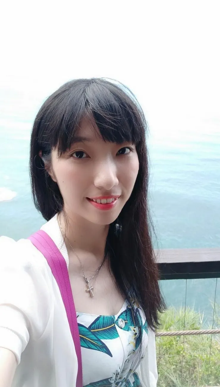 大昌證券股份有限公司桃園分

公司

營業員:蔡若昀

公司電話：03-3263689分機

866

手機：0917789752

Line ID : ggoodd99

公司地址：桃園市經國路 128

號2樓108年金管證分字第

0101號

委任期貨商：大昌期貨股份有限公司