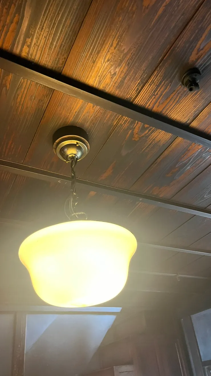 屋內沒將其拿掉，變成生活印記。