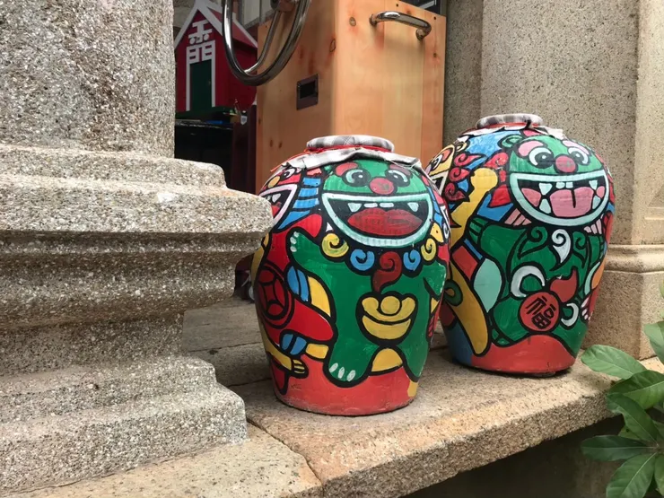 色彩繽紛的風獅爺