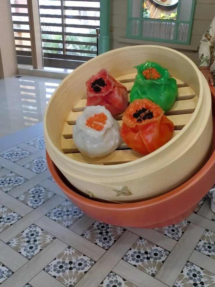 大大顆的燒賣也不要錯過！(這些都是商場的裝飾品，但都是我喜歡的大人國版。)