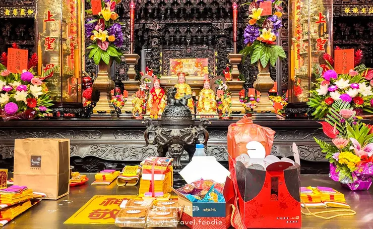 [台中大甲伴手禮]麻姥姥手工餅舖，媽祖欽點的供品？麻荖盆花供佛美翻天，傳承五代百年手藝，過年限定木盒、抹茶口味必搶，2026禮盒推薦