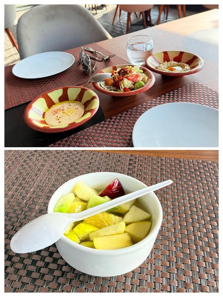 小菜、沾醬和水果