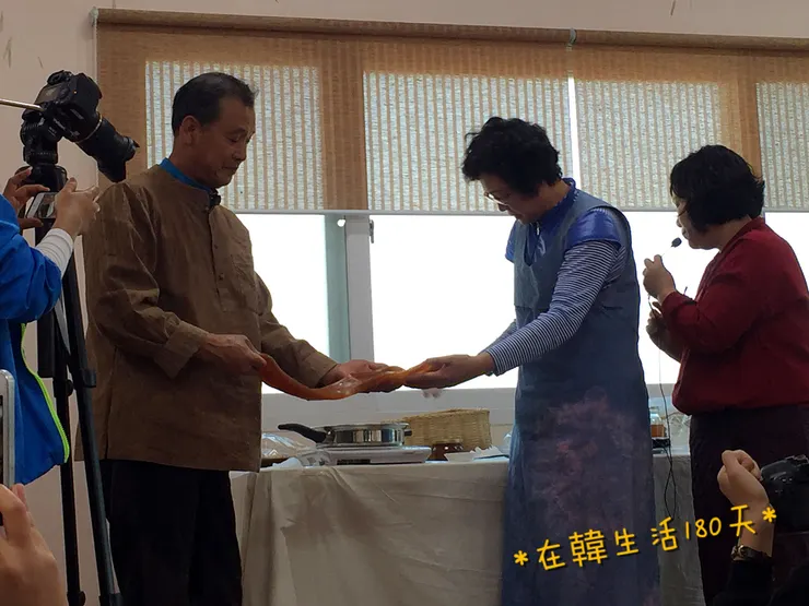 然後用力拉～拉～拉～