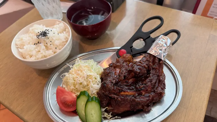 開在港邊的TM chicken，非名店，但味道也不錯