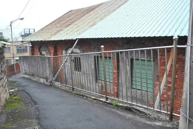 未整修前的滬尾小學校禮堂